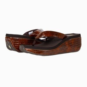 2/$25❤️ Volatile Brown Wedge Flipflops